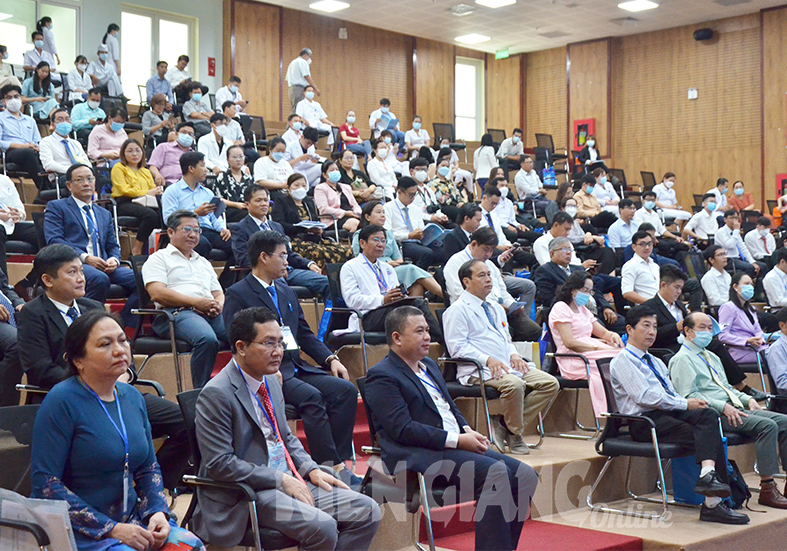 >Bệnh viện Đa khoa Kiên Giang tổ chức hội nghị khoa học, kỹ thuật 